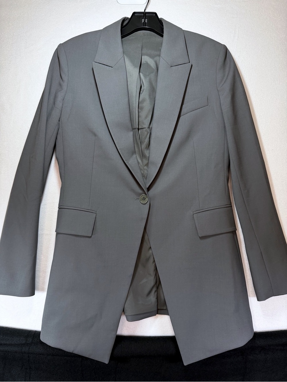 Classic Gray woman’s Single-Button Blazer